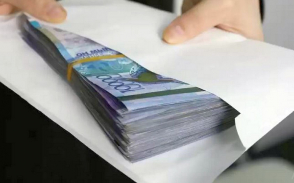 Руководителей СЭС и железной дороги оправдали за взятку 10 000 тенге