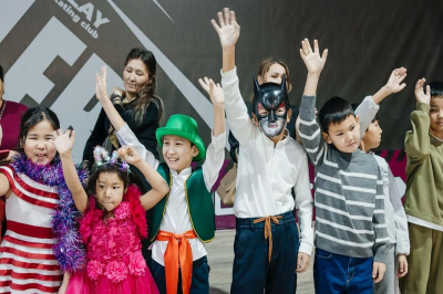 Волшебство для особенных детей: в Атырау прошла благотворительная ёлка