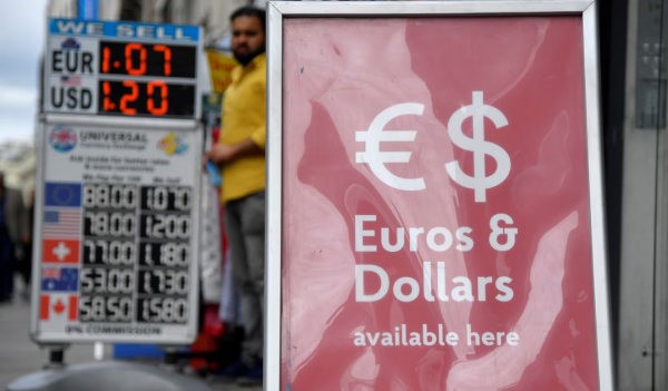 Евро и доллар в ожидании ФРС: валютный рынок сохраняет осторожность