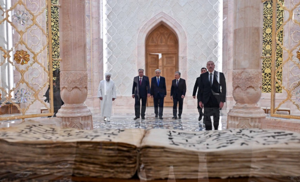 Главы пяти стран оценили масштаб духовного и культурного центра Узбекистана