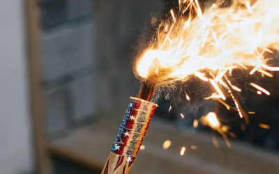 Пожарные предупредили владельцев кафе и ресторанов об опасности фейерверков