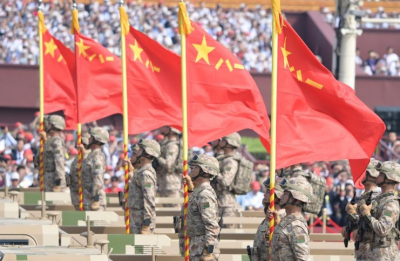 Си Цзиньпин подписал приказ о награждении всех участников военного парада