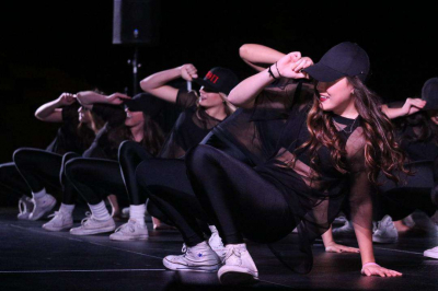 Танцевали прямо на&nbsp;улице