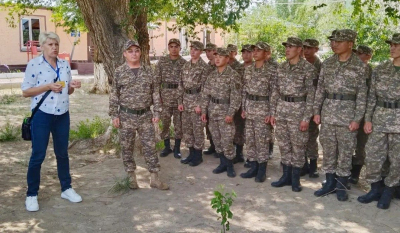&laquo;Здоровый вид, довольны службой&raquo;: общественница неожиданно посетила воинскую часть в Жаркенте