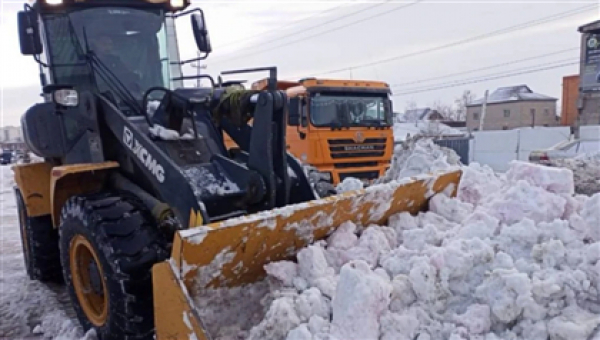 В столице более полутора тысяч снегоуборочных машин убирают улицы