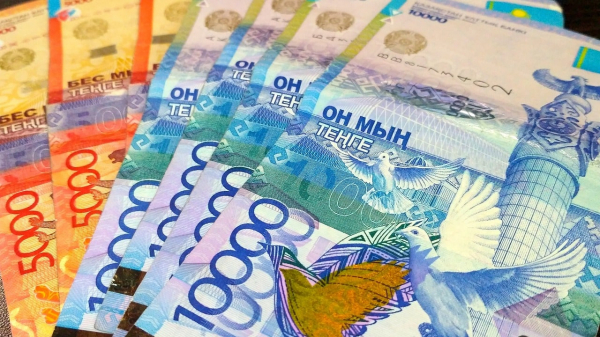 В три раза увеличило себе зарплату руководство КТЖ