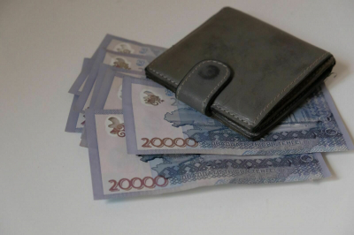 Средняя зарплата в Казахстане в III квартале составила 390 328 тенге