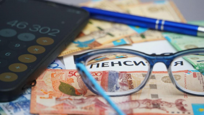 Сколько денег казахстанские пенсионеры получают из ЕНПФ