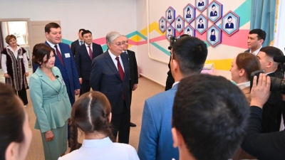 Токаев встретился с молодежным активом ЗКО