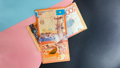 Средневзвешенный курс доллара на бирже составил 475,39 тенге