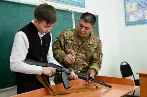 В Казахстане обновлены правила НВП: армия усиливает подготовку допризывников