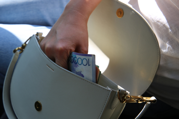 Работники образовательных организаций отвоевали через суд право на надбавки