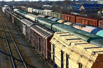 Олжас Бектенов поручил принять меры по устранению задержек грузов на границе