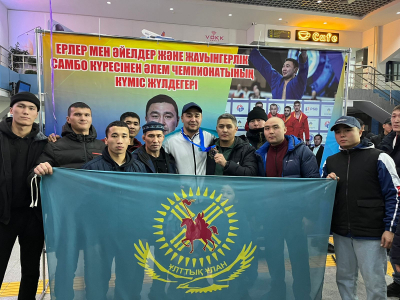 С почетом на Родину: Серебряного призера Чемпионата мира по самбо торжественно встретили