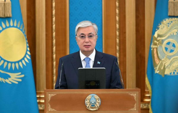 Президент поздравил казахстанцев с Днем Победы